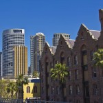 Sydney - Tradition und Wolkenkratzer eng beeinander.