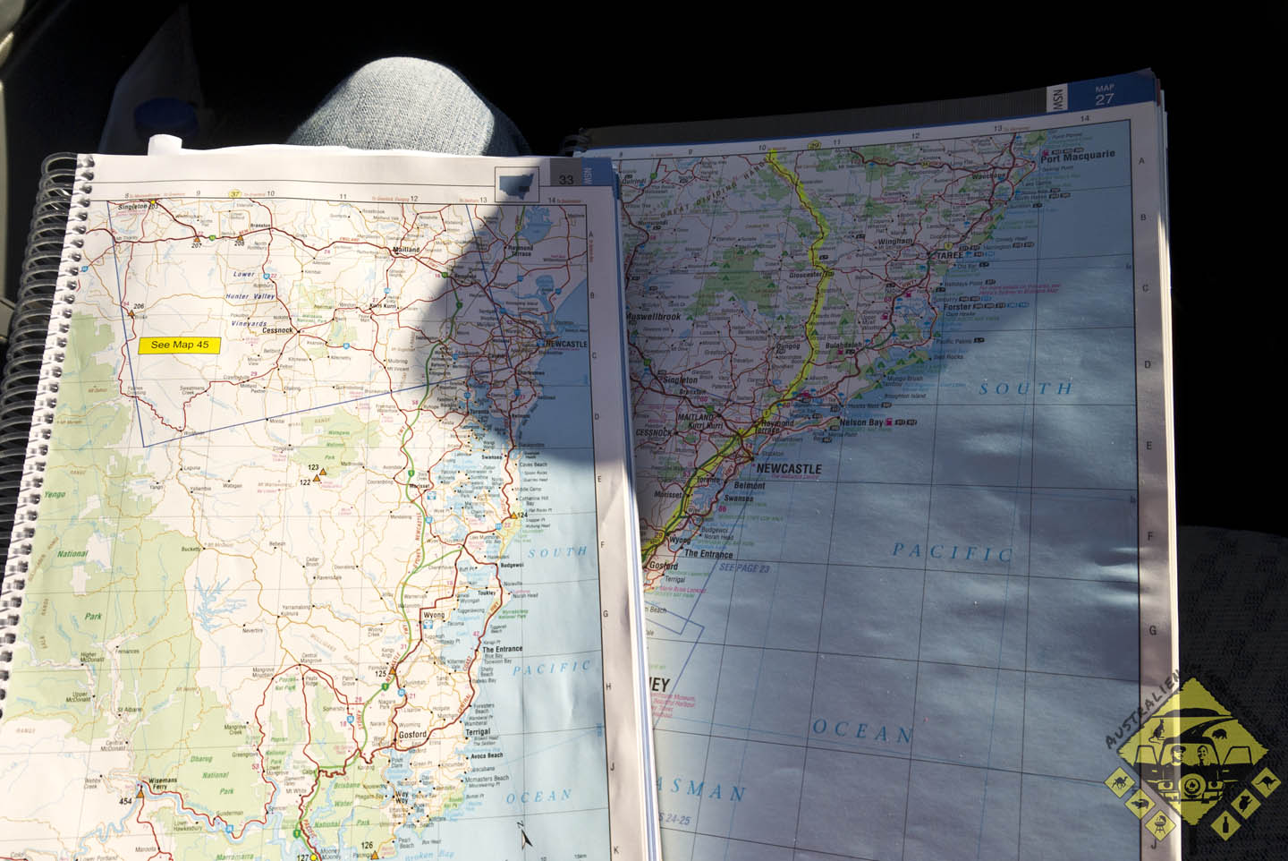 featured image Kerstin navigiert mit unseren beiden Karten