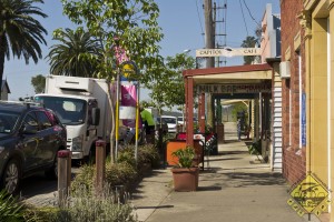10 Uhr Meat Pie Pause in einem Westernstädtchen