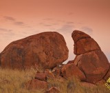 featured image Devil’s Marbles – die Eier der Regenbogenschlange